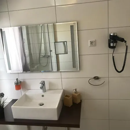 Frankenthaler Hof 2*