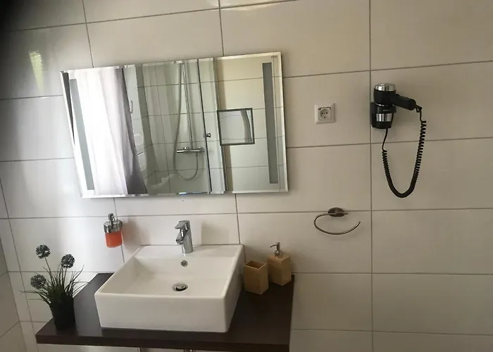 Frankenthaler Hof 2*